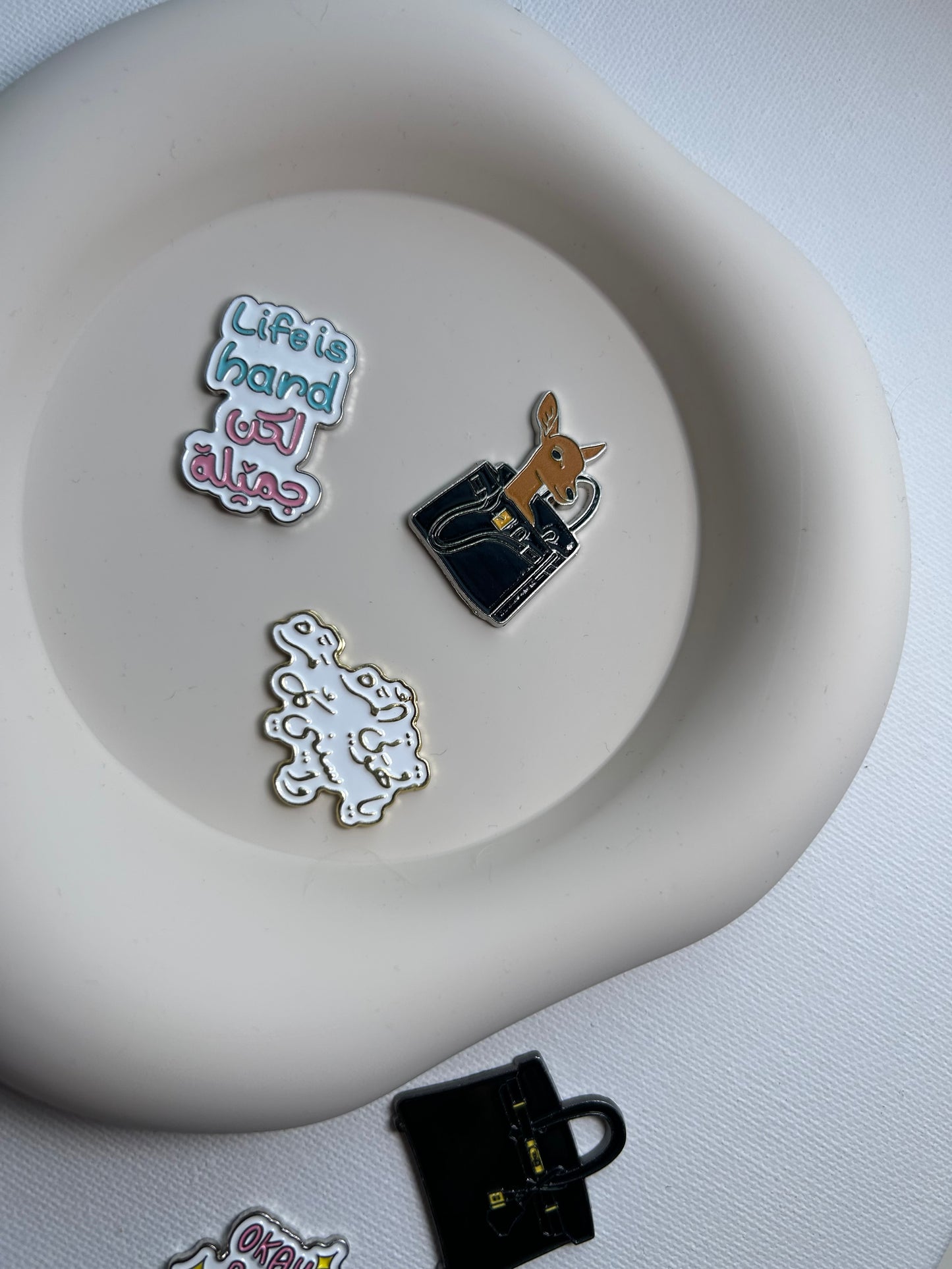 ملصق معدني بنقش اقتباس عربي عن القهوة المرّة